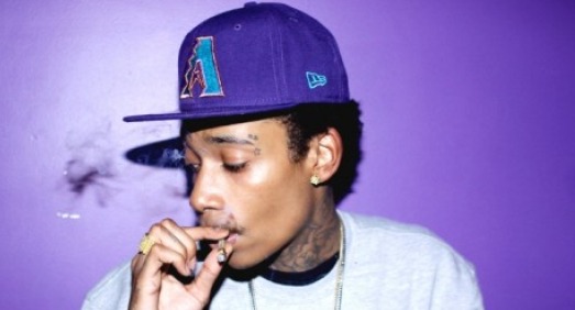 2Wiz.Khalifa.Smoking.500x334